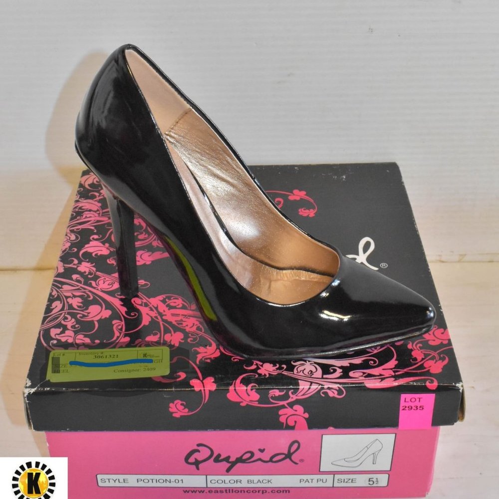 QUPID WOMEN'S BLACK PATENT HIGH HEEL Sz 5.5 New in Box